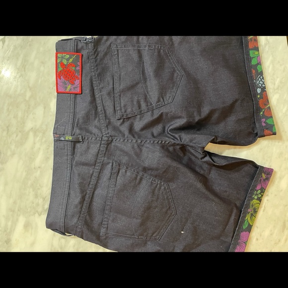 Vilebrequin bermuda shorts with turtle lining - Picture 7 of 7